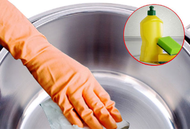 Vệ sinh nồi nấu phở bằng điện