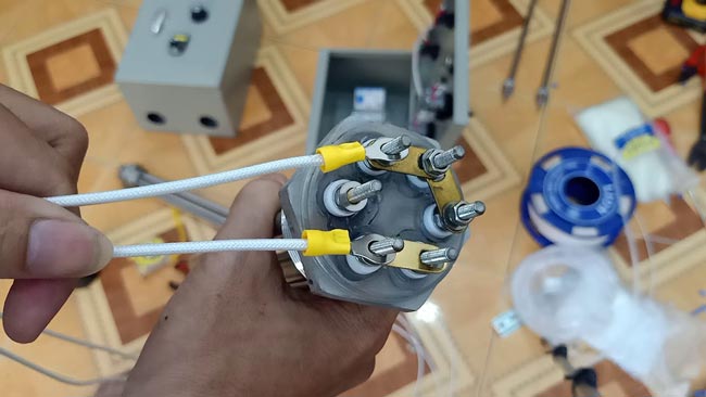 dau dien Đấu nối điện áp phù hợp