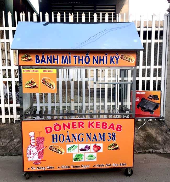 xe banh mi tho nhi ky mai chua 1 Xe bán bánh mì Doner Kebab mái chùa hiện đại
