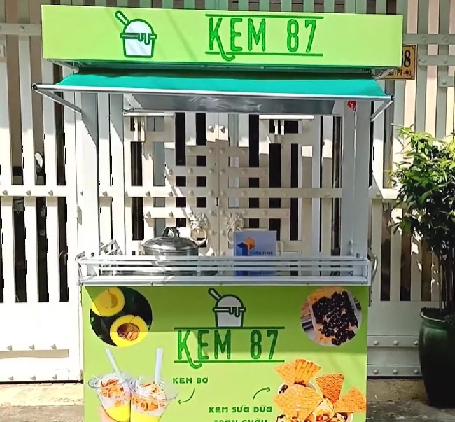 Xe bán kem nền xanh lá
