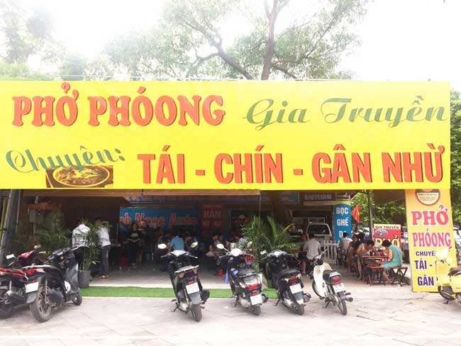 Hình ảnh biển hiệu quán phở Phóong