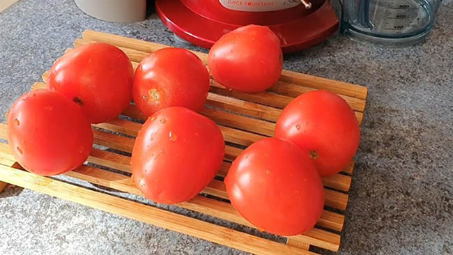 Nguyên liệu làm nước ép cà chua 