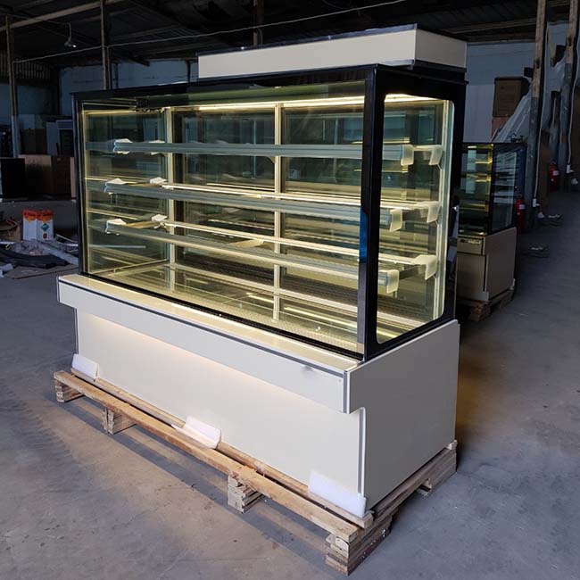 Tủ bánh kem 1m2 kính vuông 4 tầng 