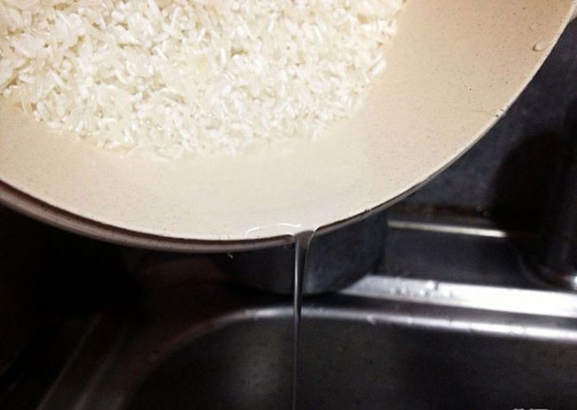 Chắt nước vo gạo