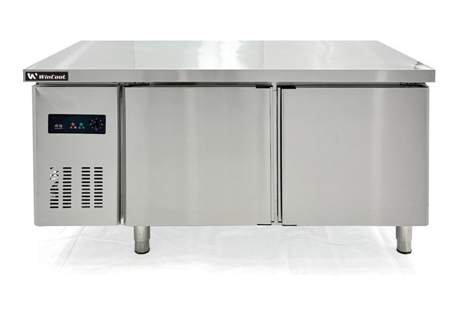 Tủ mát bàn chặt bền bỉ, chất lượng