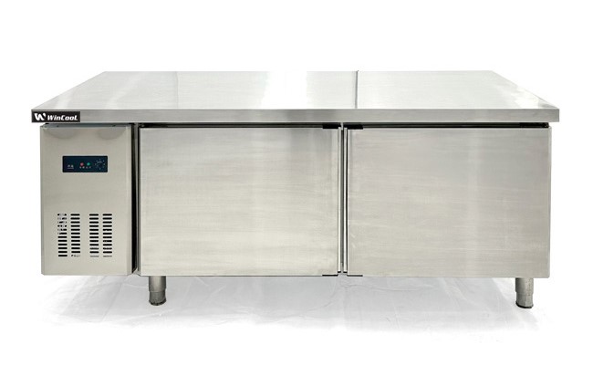 Tủ mát bàn chặt inox