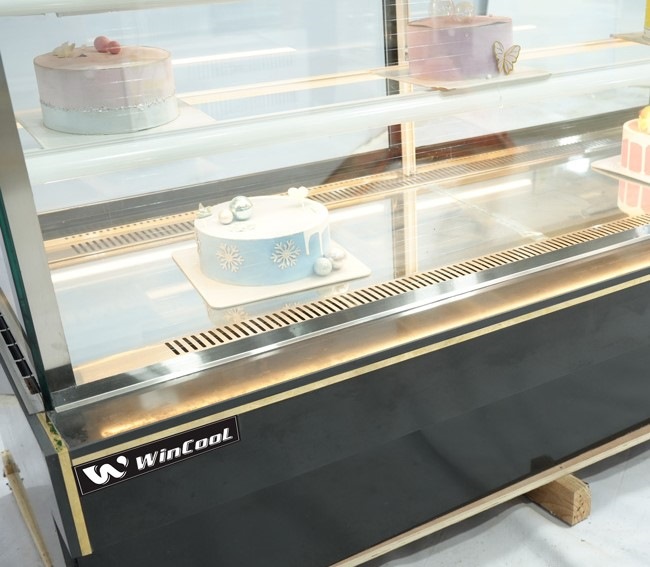 Trưng bày bánh đẹp mắt