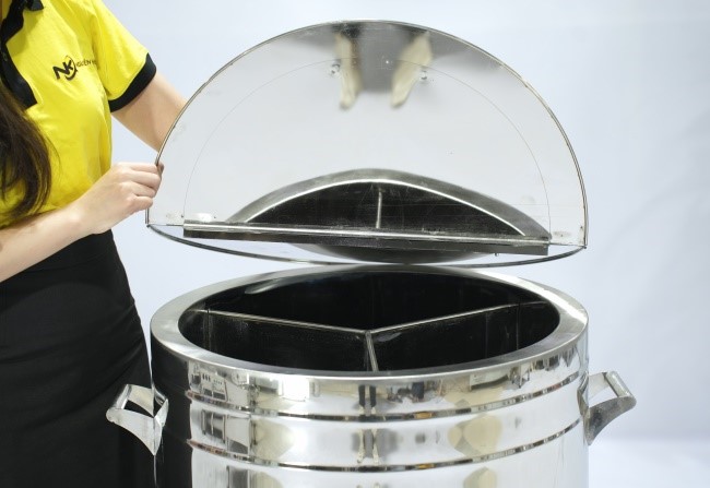 Nắp bán nguyệt dễ thao tác