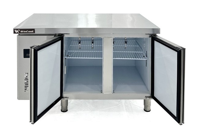 Tủ m&aacute;t b&agrave;n chặt 230L 