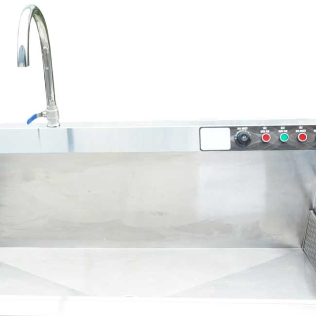 Khoang rửa rộng rãi