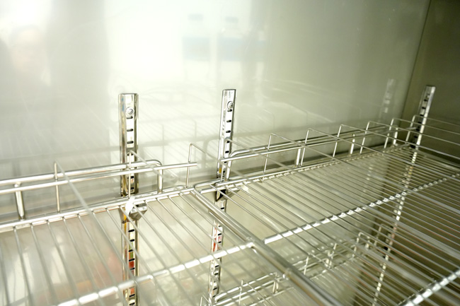 Giá đỡ kim loại