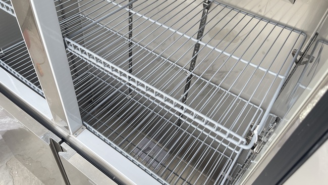 Gi&aacute; đỡ kim loại