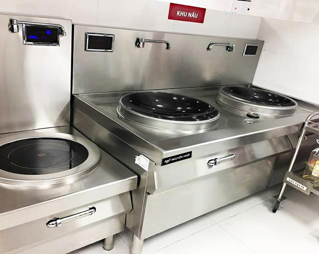 Bếp x&agrave;o điện trong vận h&agrave;nh thực tế